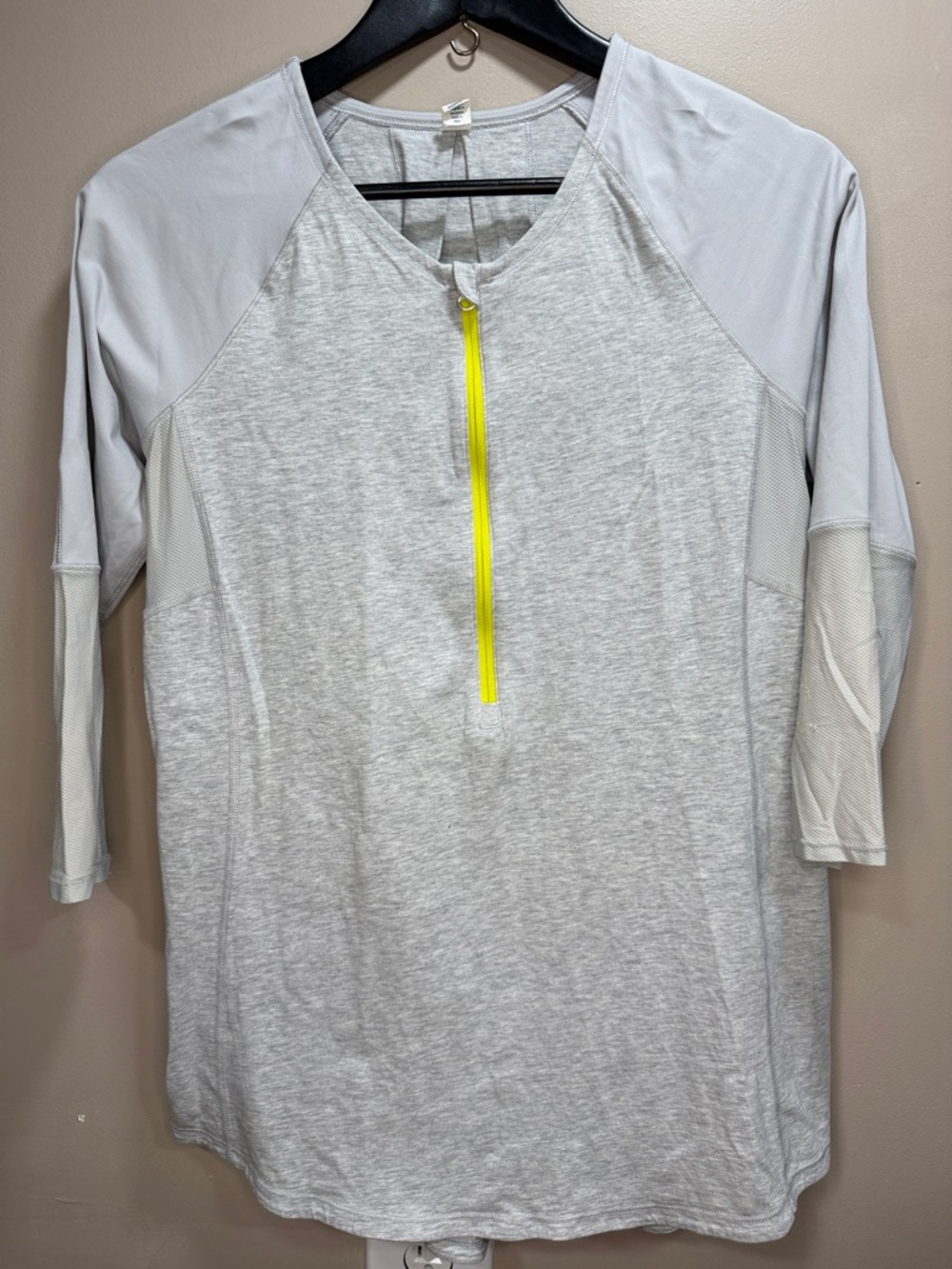 lululemon athletica Light Gray Pullover with Neon Yellow Zip size 8